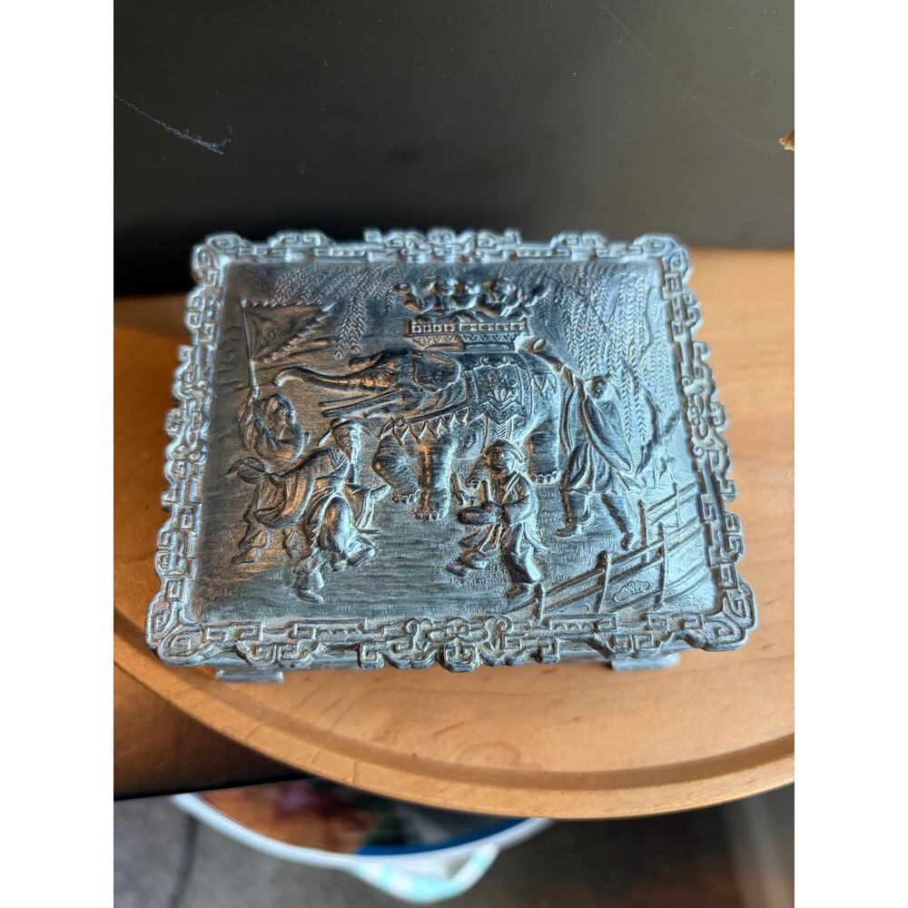 Vintage Japanese Trinket Box cleaned and touched up